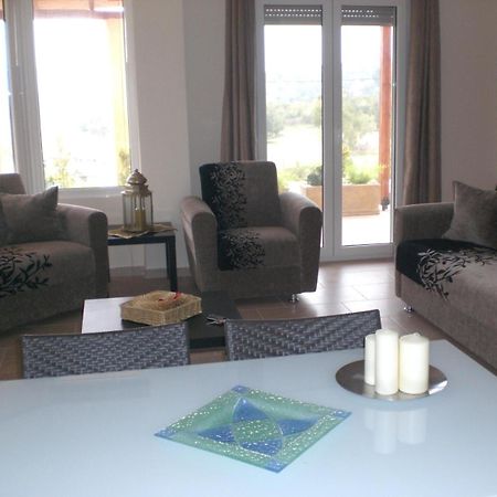 Wonderful Villa With Great View In Posidi-Καλάνδρα Εξωτερικό φωτογραφία