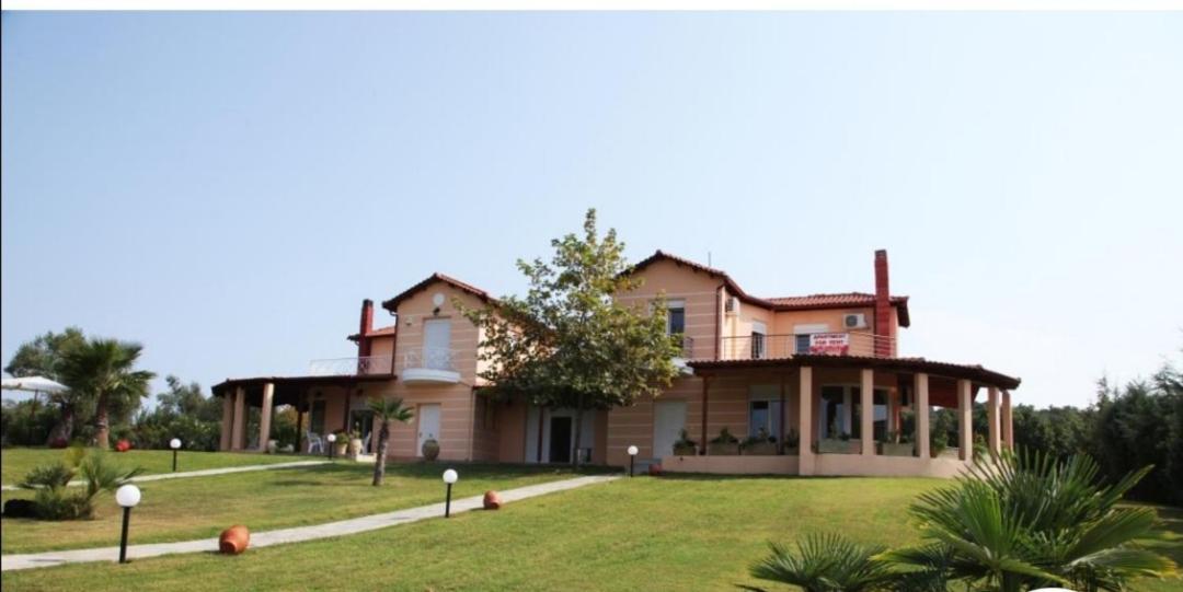 Wonderful Villa With Great View In Posidi-Καλάνδρα Εξωτερικό φωτογραφία