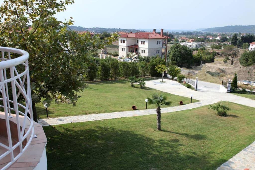 Wonderful Villa With Great View In Posidi-Καλάνδρα Εξωτερικό φωτογραφία
