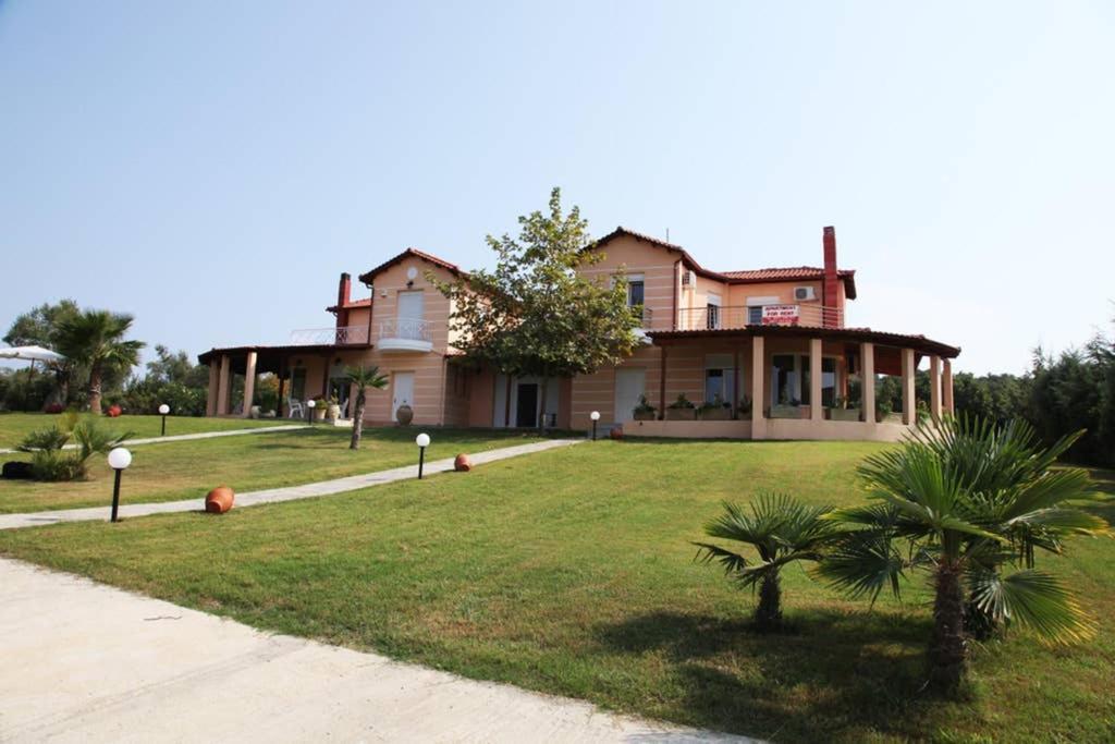 Wonderful Villa With Great View In Posidi-Καλάνδρα Εξωτερικό φωτογραφία